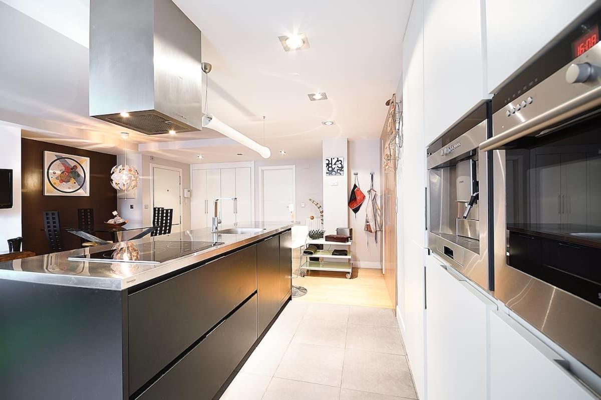 Piso Moderno, Centrico Y Con Garaje Gratis Apartment Bilbao Luaran gambar